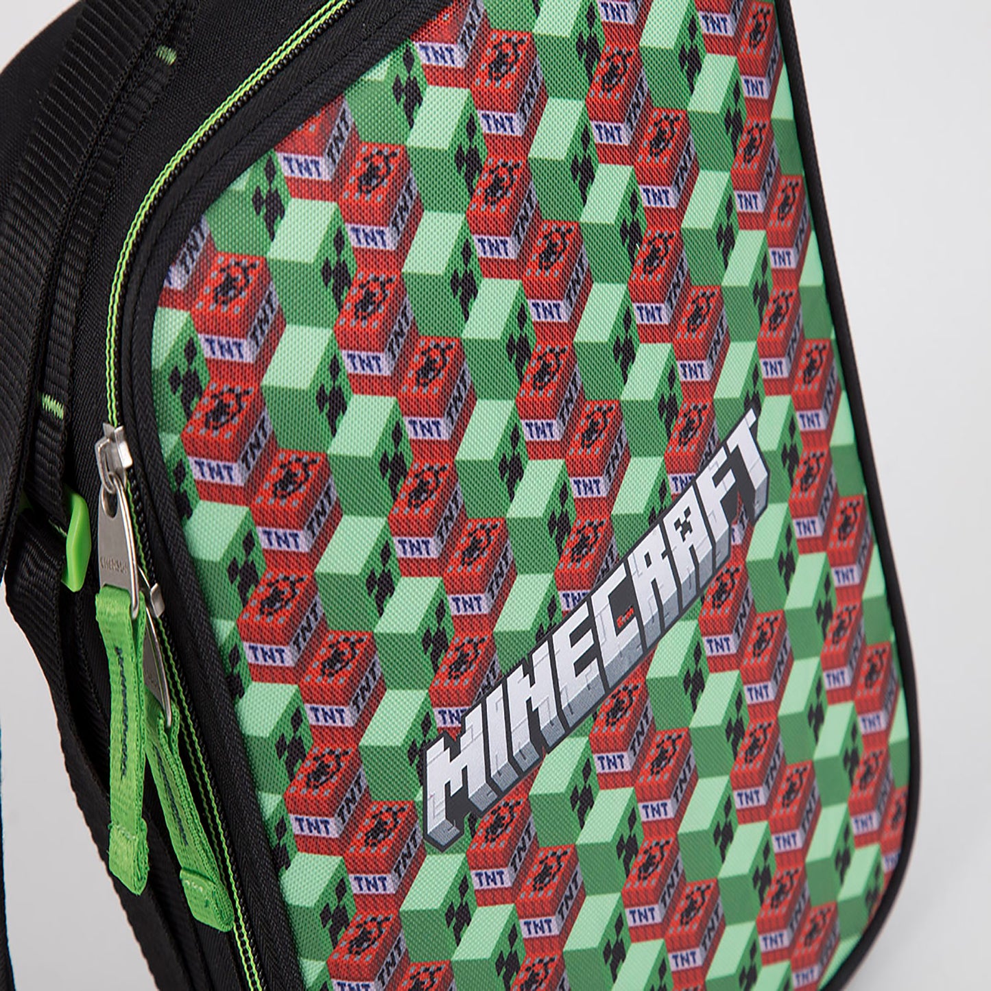 Lonchera Chenson Minecraft modelo YANKE color verde con naranja y negro